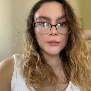 Meet your Posher, Leeann